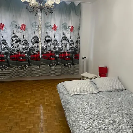 Przytulne Mieszkanie Na Spokojny Nocleg W Poblizu Metra Kondratowicza, 22 Minuty Metrem Do Stadionu Narodowego, Samodzielne Zameldowanie ,Wystawiamy Faktury Dla Firmy Ksef