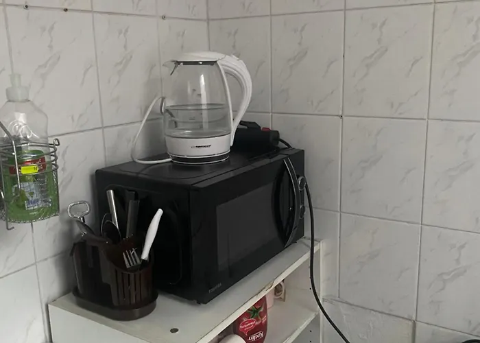 Przytulne Mieszkanie Na Spokojny Nocleg W Poblizu Metra Kondratowicza, 22 Minuty Metrem Do Stadionu Narodowego, Samodzielne Zameldowanie ,Wystawiamy Faktury Dla Firmy Ksef *