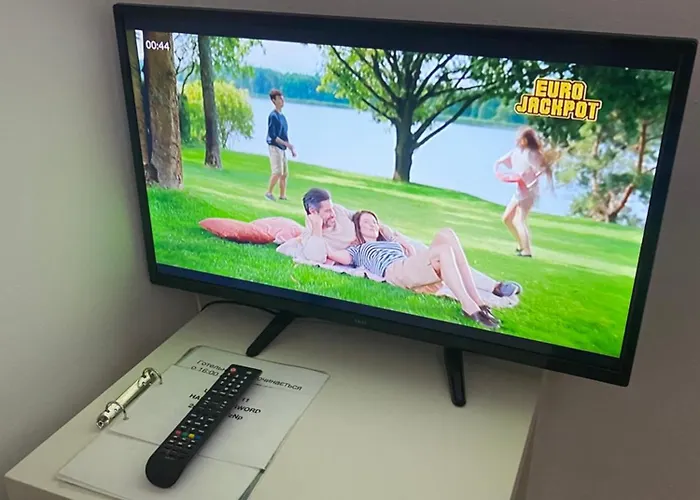 Przytulne Mieszkanie Na Spokojny Nocleg W Poblizu Metra Kondratowicza, 22 Minuty Metrem Do Stadionu Narodowego, Samodzielne Zameldowanie ,Wystawiamy Faktury Dla Firmy Ksef *